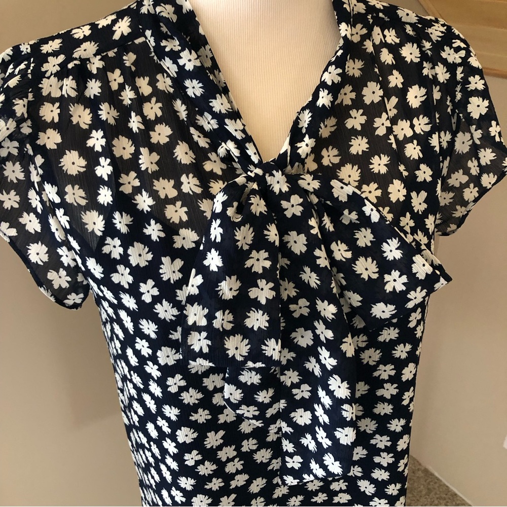 J.Crew daisy print secretary blouse XS